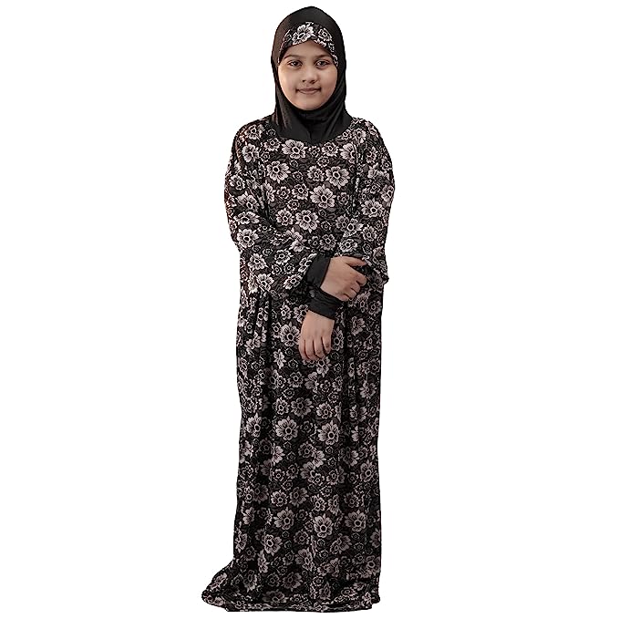 Why do Muslim Women Believers wear Prayer Dress when Engaging in their Religious Prayers?